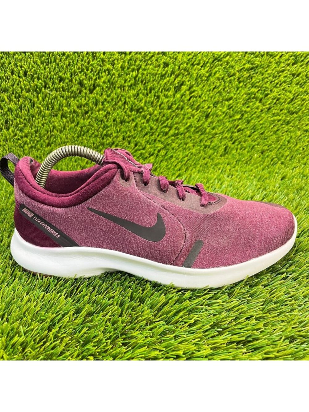Nike Flex Experience RN 8 Womens Size 8.5 Purple White Athletic Shoes Sneakers